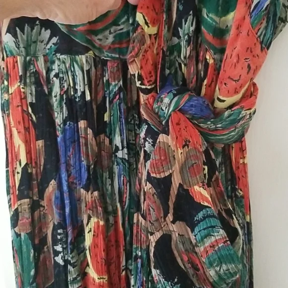 Vintage wrap around dress - Picture 4 of 8